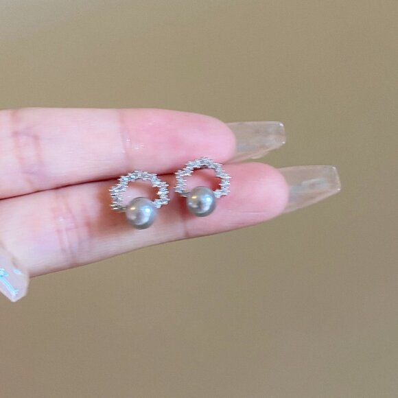 S925 Sterling Silver Pearl Korean & Japanese Chic design Eearrings - Picture 4 of 7